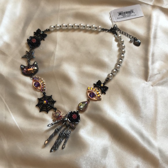Betsey Johnson Glampire Faux Pearl Skeleton Hand & Halloween Icons Necklace NWT - Picture 11 of 16